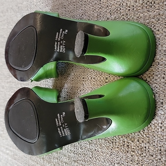 Vintage Grass Green Peeptoe Leather Kitten Heels - Picture 6 of 9
